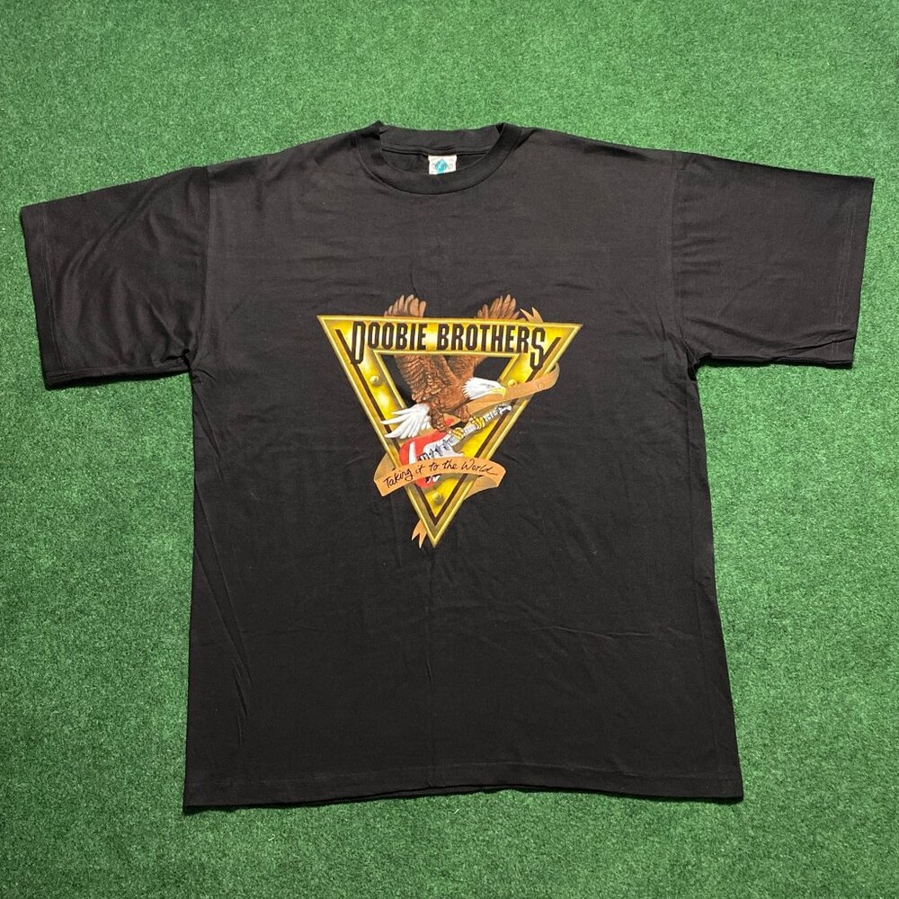 Vintage Town Champ Doobie Brothers Taking it to the World Tour T-Shirt Black XL